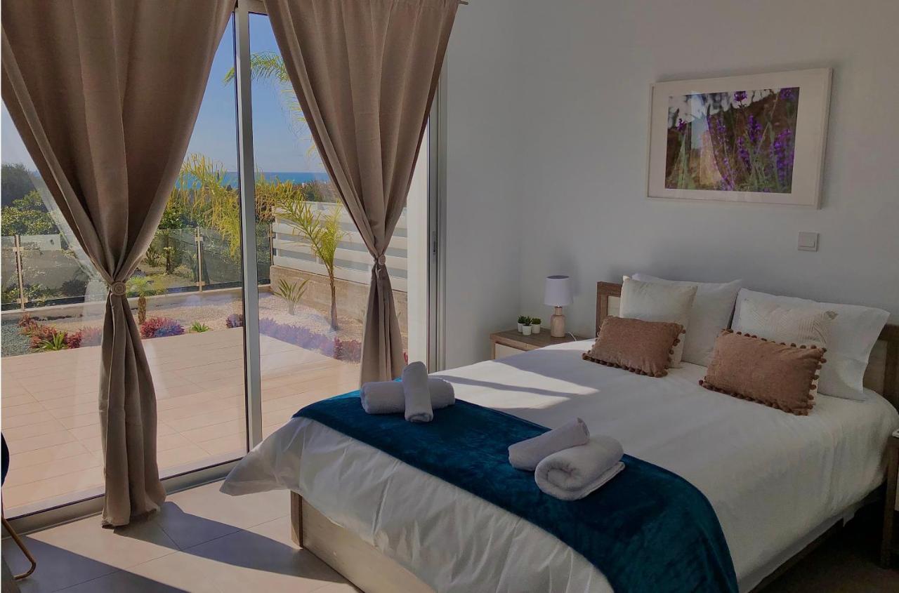 Sophia'S Seaview Luxury Villas Пафос Экстерьер фото
