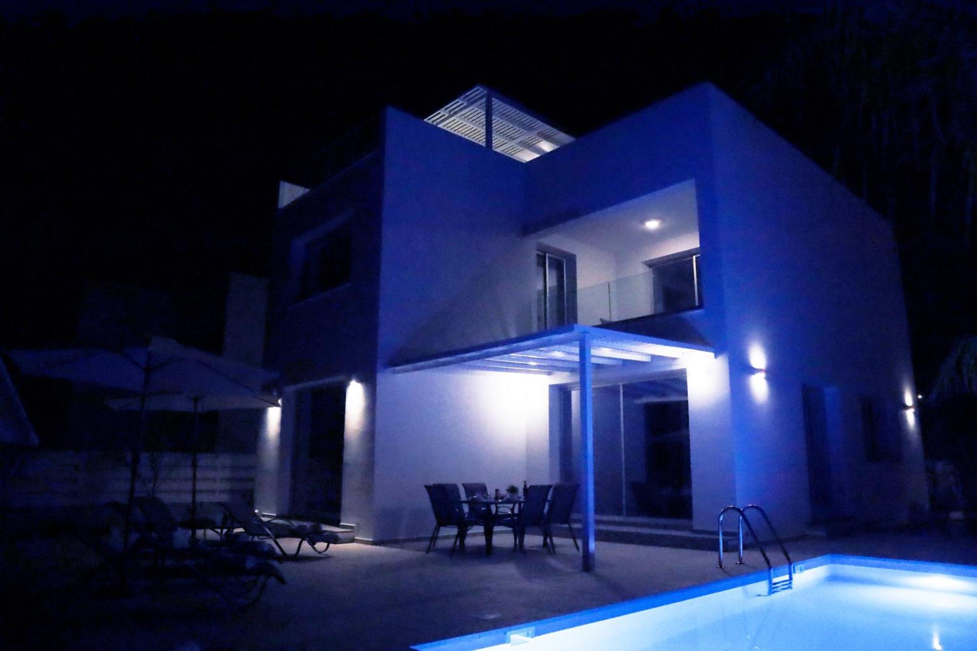 Sophia'S Seaview Luxury Villas Пафос Номер фото