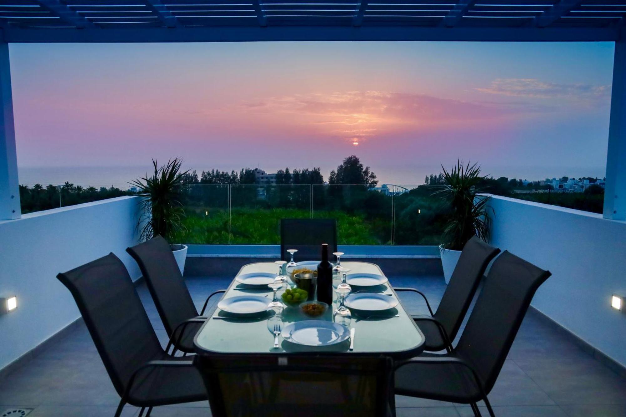 Sophia'S Seaview Luxury Villas Пафос Номер фото