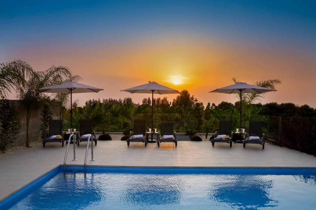 Sophia'S Seaview Luxury Villas Пафос Экстерьер фото